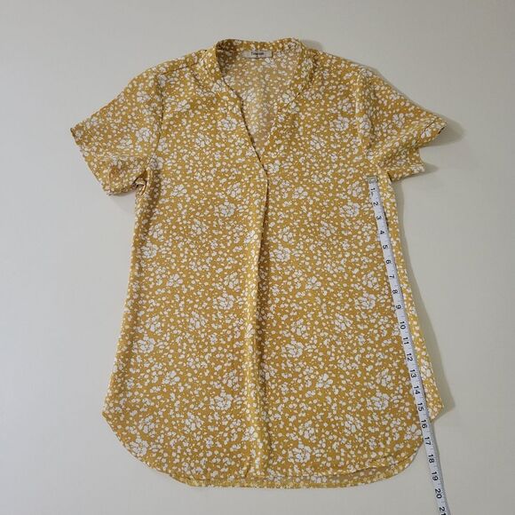 Timeson Women's V-Neck Short Sleeve Curved Hem Floral Chiffon Blouse - Picture 9 of 15